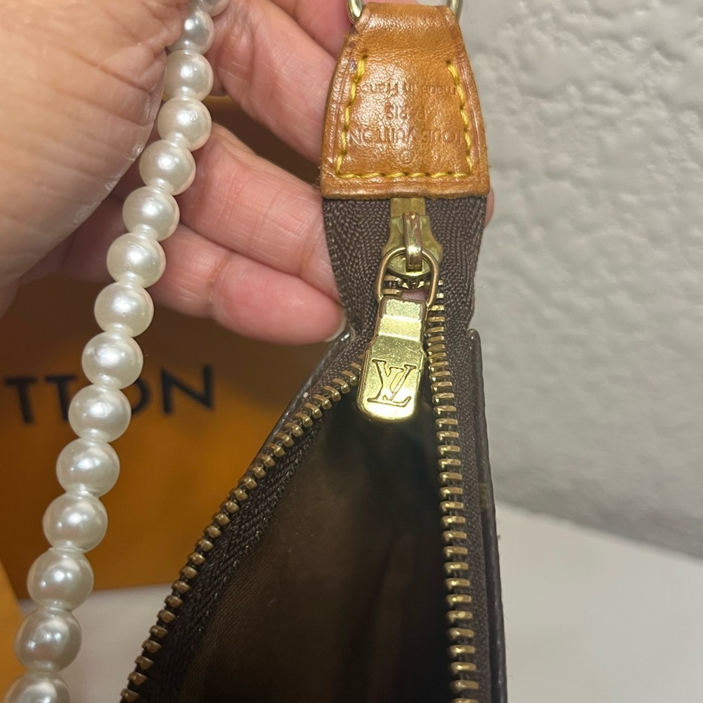 Louis Vuitton Brown Monogram Women's Bag - Picture 10 of 16